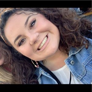 Meet your Posher, Shelbi